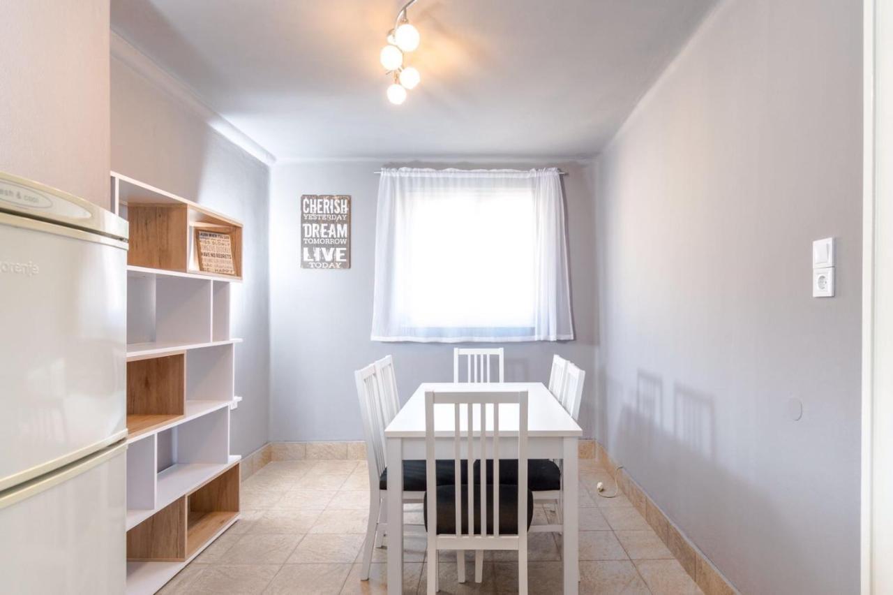 Klarina Beach Apartment Split Exterior photo